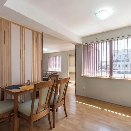 Cozy Space Near Grand Mall Varna